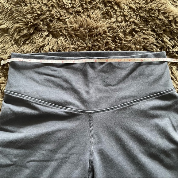 Old Navy Powerchill Bike Shorts - Picture 3 of 4